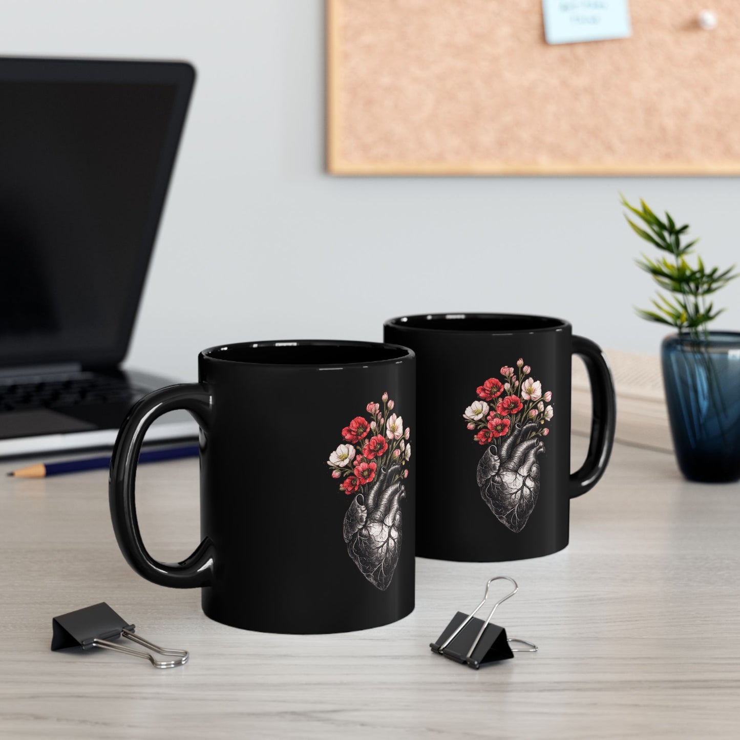 Anatomisches Herz mit Blumen Keramiktasse Schwarz