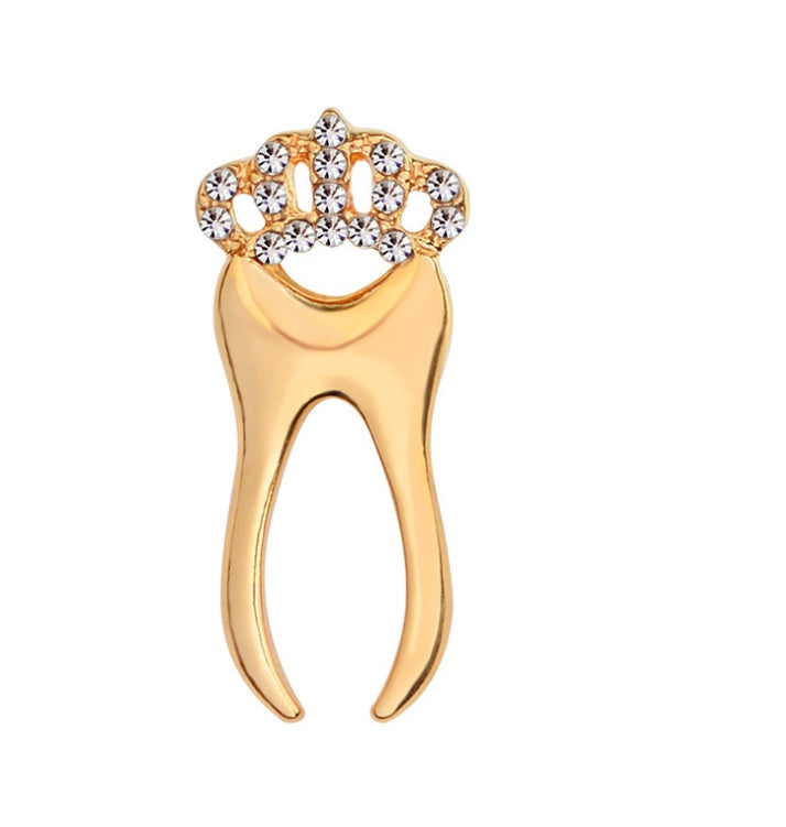 Europe and the United States cross-border new hot sale medical equipment brooch creative laryngoscope alloy micro chapter clothing bag accessories