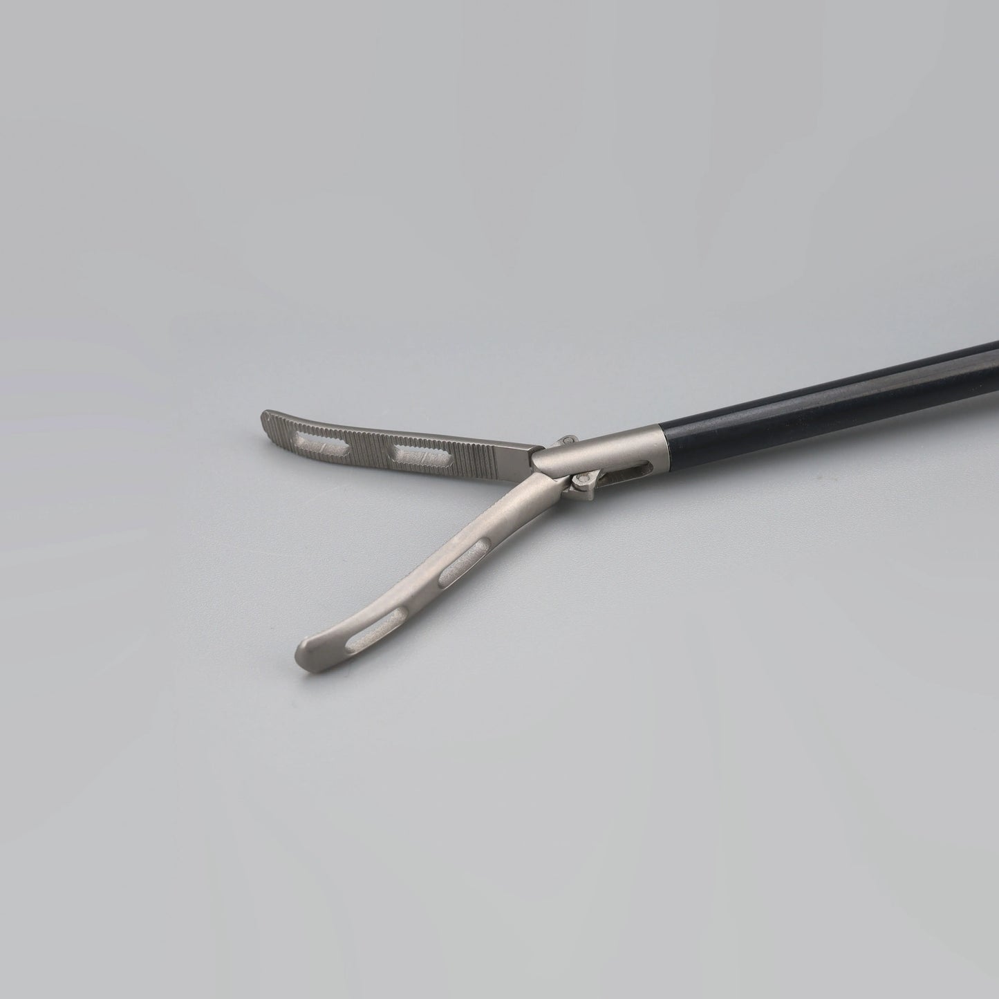 5mm Laparoscopic Instruments Laparoscopy Surgical Forceps Medical Forceps for Medical and Teaching