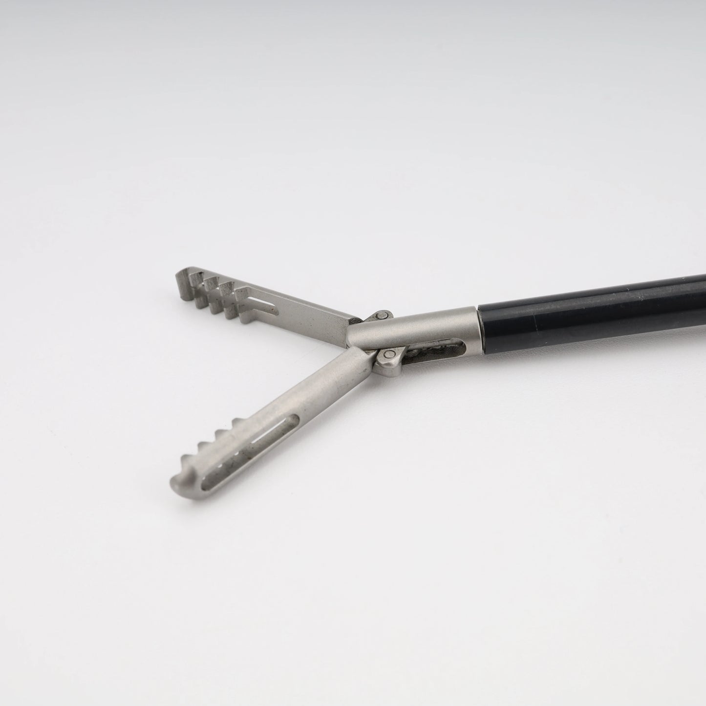 5mm Laparoscopic Instruments Laparoscopy Surgical Forceps Medical Forceps for Medical and Teaching